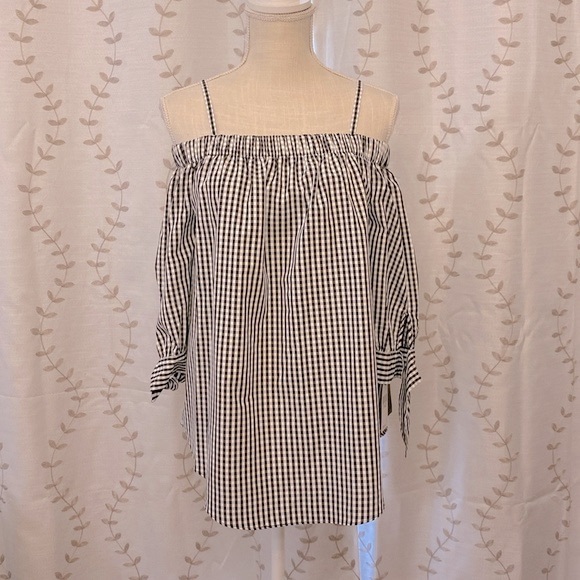 Iz Byer woman’s print off the shoulder back and white 3/4 sleeve cotton top - Picture 3 of 16